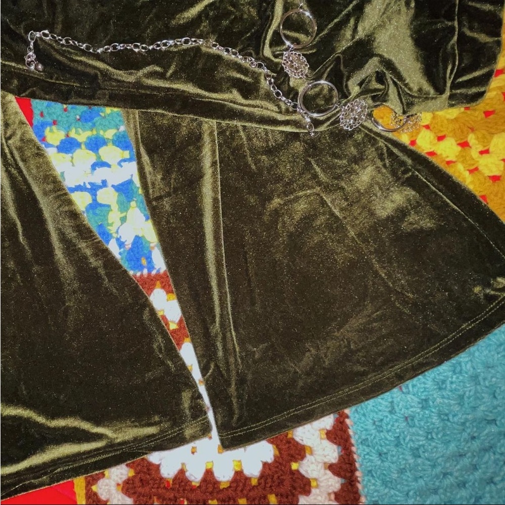 Shein Dark Green Velvet Flared Elastic Pants 🌿🪲 - Picture 3 of 4